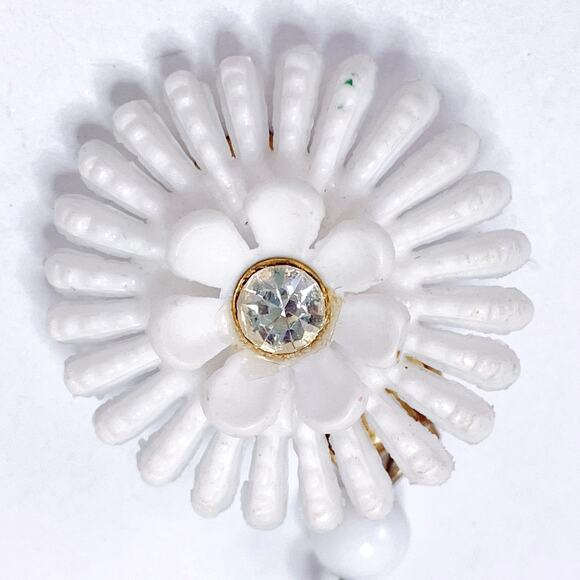 Vintage 1950s Sweater Clip Glass Bead Daisy Thermoset Rhinestone Cardigan Guard - Picture 5 of 9